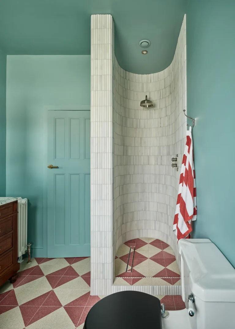 CURVED SHOWER CA PIETRA